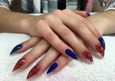 Nageldesign blue red Infinity-Nails
